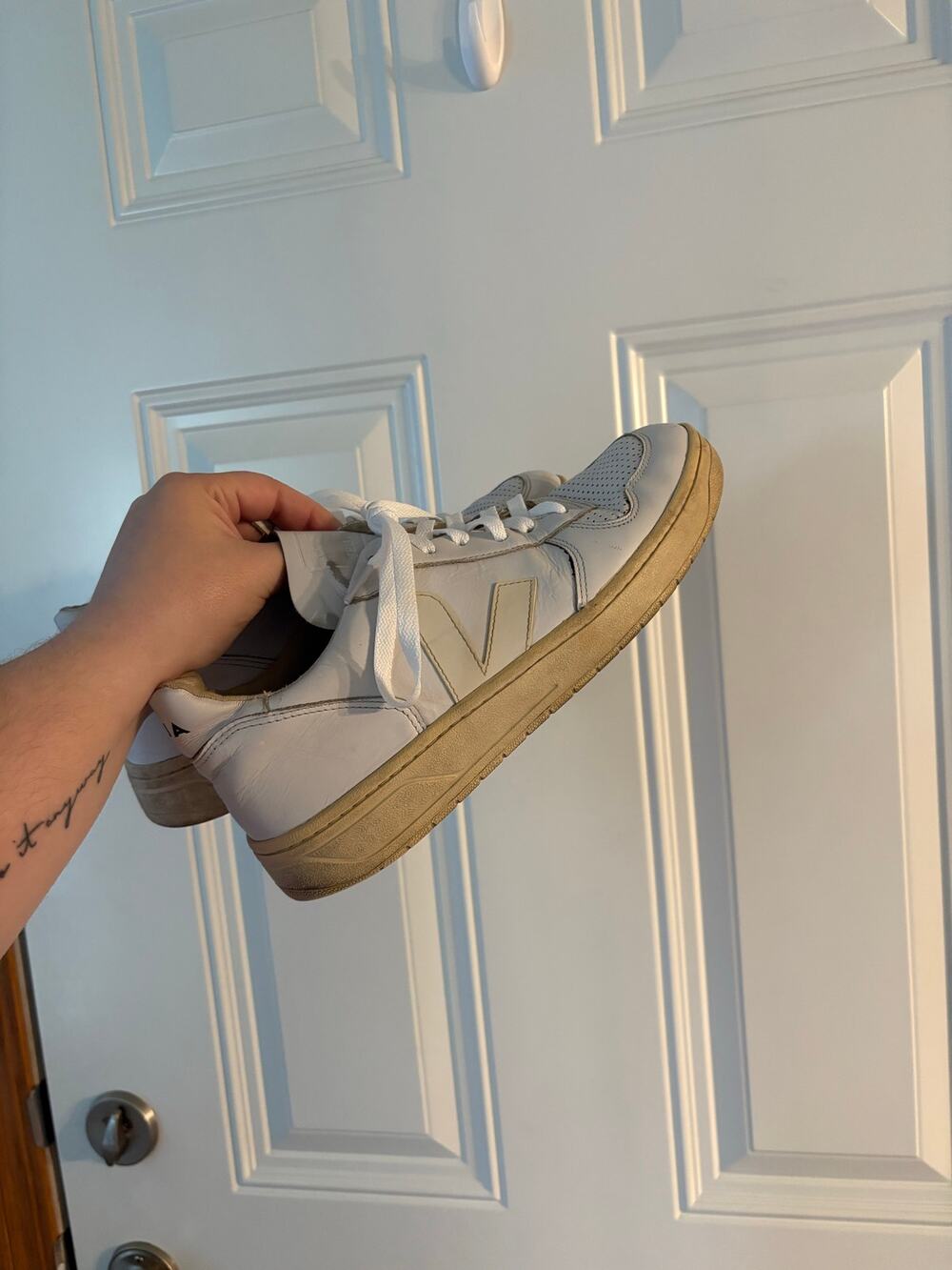 Veja V-10 Leather Shoes Size 9
